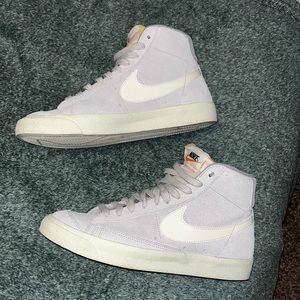 9.5 Nike blazer